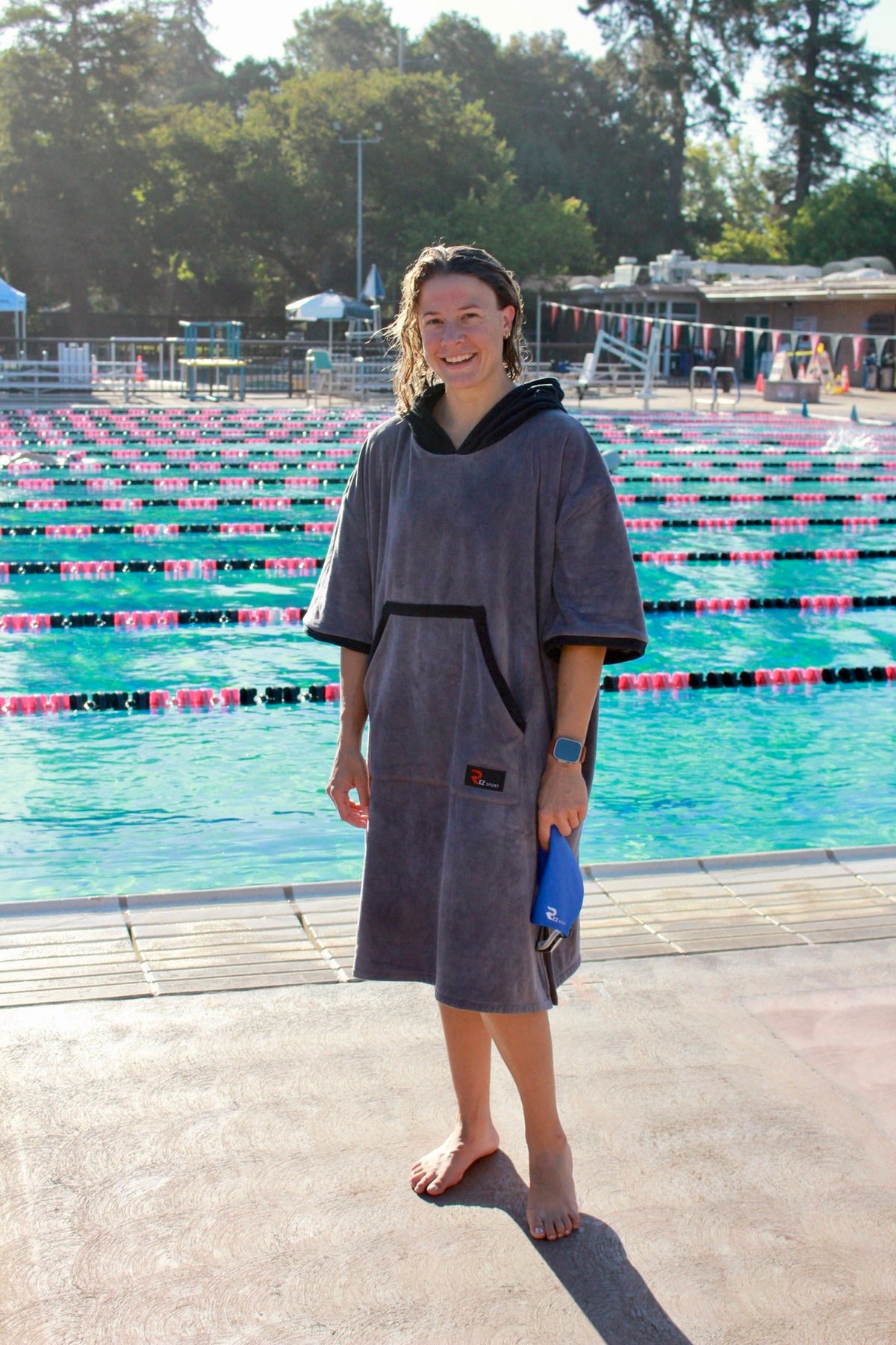 REZ SPORT DryShift™ Hooded Poncho Towel – Quick-Dry Microfiber Changing Robe grey